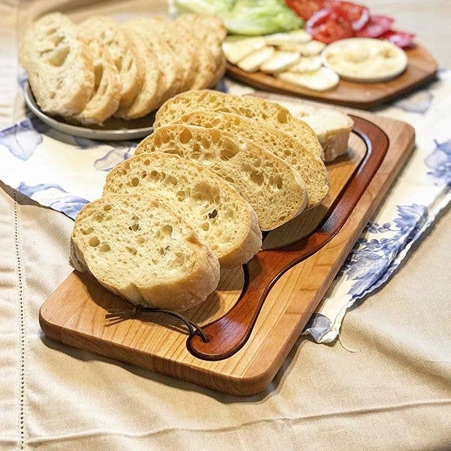 Planche à pain et couteau à découper en bois d'aulne – Droitier